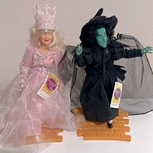 NWT Wizard of Oz collectible dolls with stand